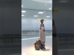 Limpeza sem esforço de lavadores de chão compactos em espaços pequenos